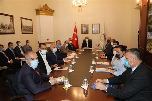 Vali/Belediye Başkan Vekili Türker Öksüz’ün başkanlığında; “Ekonomi Toplantısı” düzenlendi.